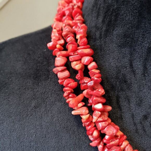 Womens Red Coral 3 Layer Dyed Shell Beaded Necklace Jewelry with Lobster Clasp - Picture 6 of 7